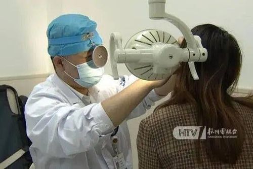 Sau 3 ngày liên tiếp thức đêm săn hàng giảm giá, cô gái bị điếc tai trái, ù tai phải