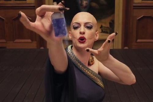 Anne Hathaway nhận lỗi với người khuyết tật vì tạo hình phù thủy