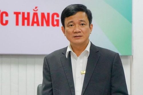 Ông Lê Vinh Danh làm gì sau khi bị cách chức hiệu trưởng?