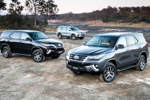 Giá xe ô tô hôm nay 6/11: Toyota Fortuner dao động từ 995 - 1.426 triệu đồng