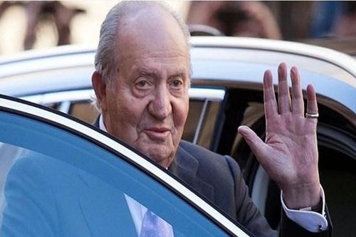 Cựu vương Tây Ban Nha Juan Carlos đối mặt với cáo buộc rửa tiền