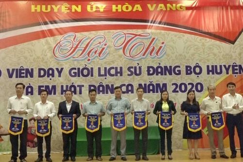 Khơi dậy tình yêu quê hương cho học sinh