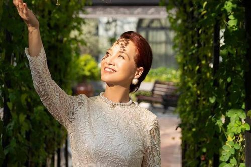 Dù không hề bị chỉ trích, Lê Khanh bất ngờ nói lời xin lỗi khán giả