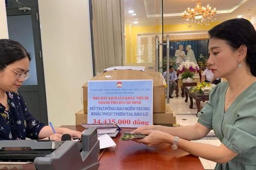 'Hướng về miền Trung' bằng cả trái tim người nghệ sĩ