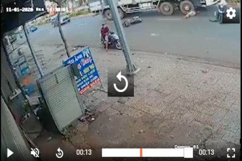 Thanh niên xấu số nhận 2 cú đâm liên tiếp