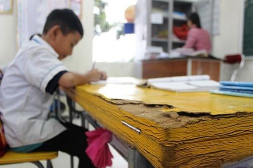 Trường học sau lũ vượt khó dạy học