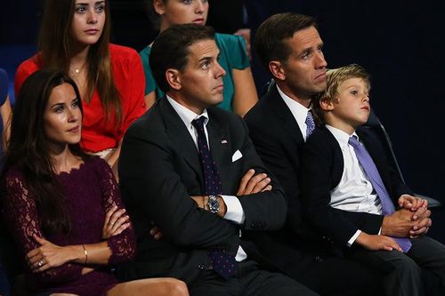 Hai người con trai trái ngược của ông Joe Biden