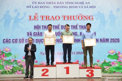 24 giải Nhất được trao tại Hội thao TDTT và Giáo dục QPAN các cơ sở giáo dục nghề nghiệp tỉnh