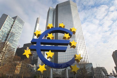 Kinh tế Eurozone sẽ không thể hồi phục hoàn toàn trước năm 2023