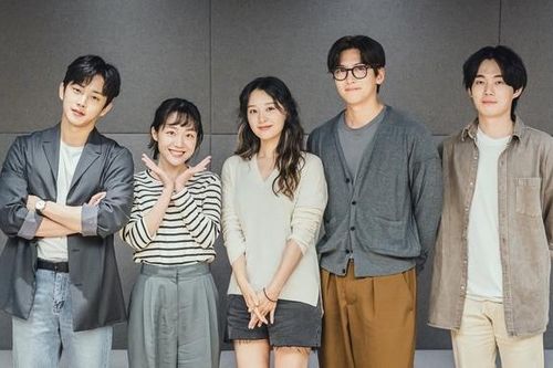 Kim Ji Won e ấp bên Ji Chang Wook: Câu chuyện tình yêu mùa Giáng sinh!