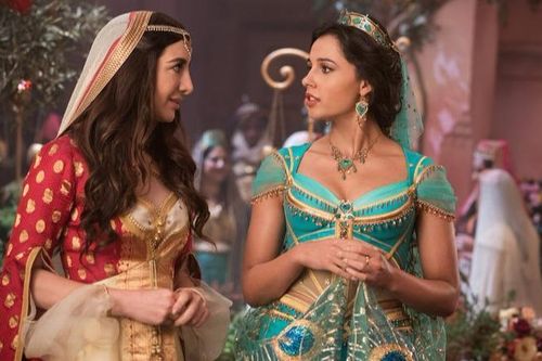 10 bí mật chưa kể về những chiếc váy huyền thoại của công chúa Disney
