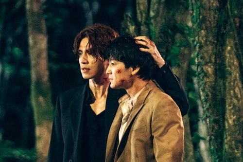 Đây là cách Lee Dong Wook thể hiện tình yêu thương với Kim Bum