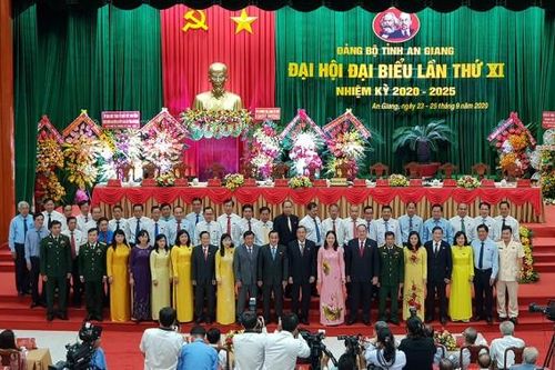 Chống xuyên tạc công tác nhân sự