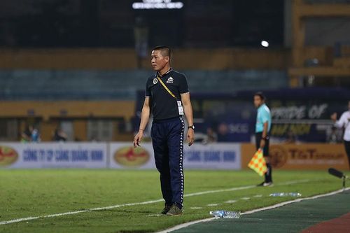 ĐKVĐ Hà Nội: 'Rắn mất đầu'