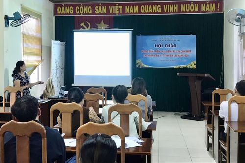 Gia Lai triển khai tiêm vắc xin cúm mùa cho nhân viên y tế