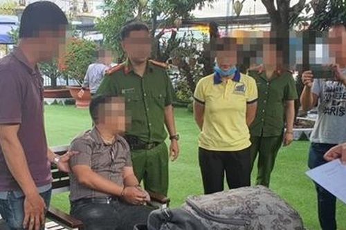 Bắt thanh niên xưng là phóng viên tạp chí nhận 70 triệu đồng từ doanh nghiệp