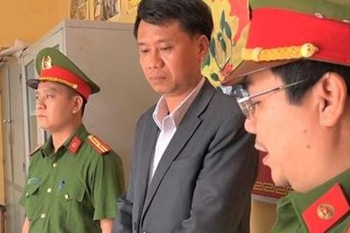Bắt giam nguyên Trưởng phòng Tài nguyên và Môi trường TP Huế