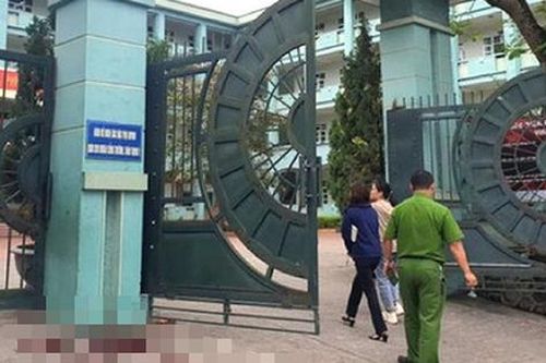Lộ nguyên nhân 2 phụ huynh đánh nhau ở cổng trường khi đưa con đi học