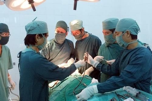 Trưởng thành từ 'vệ tinh'