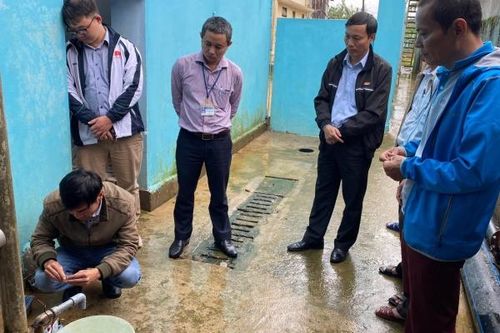 Tổ công tác số 2 của Bộ Y tế đến hỗ trợ Quảng Bình khắc phục hậu quả mưa lũ