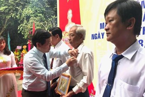 Địa chỉ Đỏ truyền thống cách mạng