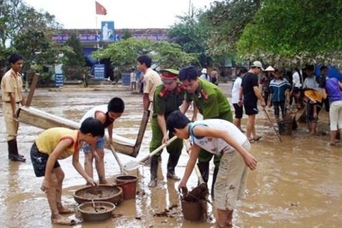 Cảnh báo tiêu chảy, viêm da, đau mắt đỏ sau bão lũ