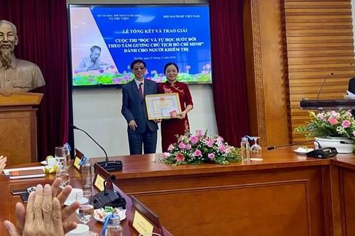 Trao giải cuộc thi đọc và tự học suốt đời theo tấm gương Chủ tịch Hồ Chí Minh