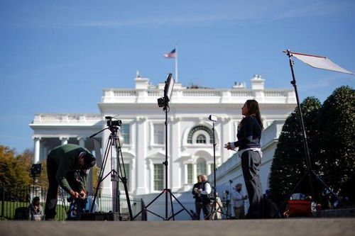 Chiến dịch của ông Trump bị tố sử dụng Nhà Trắng sai mục đích