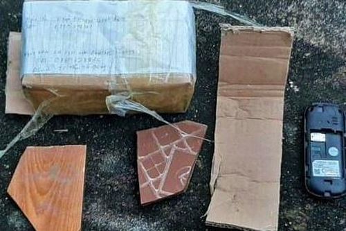 Rao bán iPhone, chuyển hàng là cục gạch
