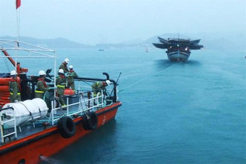 Cứu sống thuyền viên tàu cá bị tai biết bất ngờ khi đang lênh đênh giữa biển khơi
