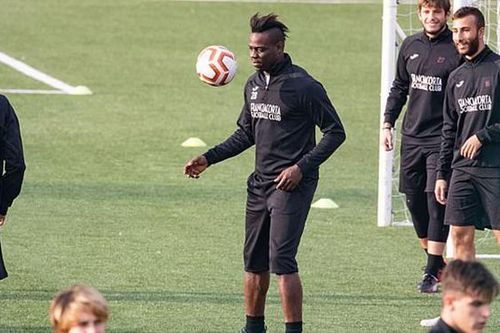 Balotelli tập luyện cùng CLB hạng 4 tại Italy