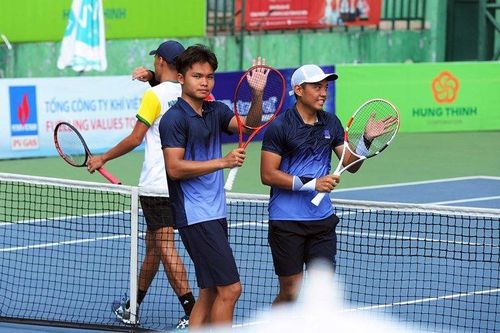 Hoàng Nam và Linh Giang vô địch đôi nam