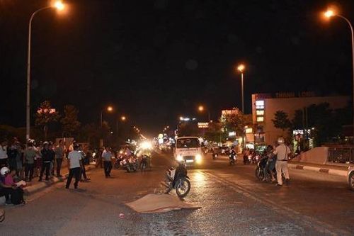 Tin giao thông đến sáng 7/11: Liên tiếp va chạm ô tô chở hàng, 4 người tử vong, 2 người bị thương