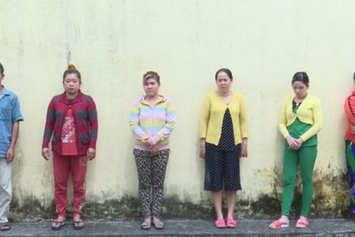 Bố mẹ chồng cùng con dâu tìm đánh người tình của con trai