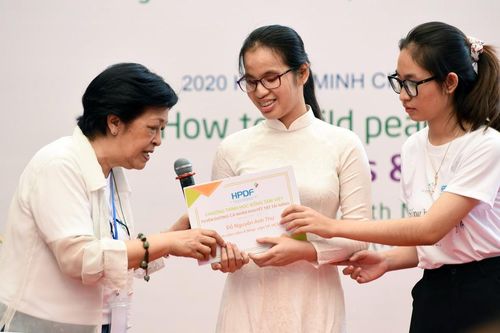 'Sống hòa bình: Tôi - chúng tôi và chúng ta'