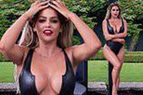 Mẫu nội y Bianca Gascoigne khoe body 'phồn thực' khi chụp ảnh áo tắm
