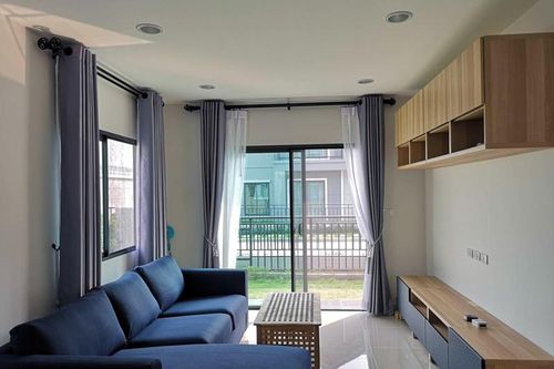 Mua nhà xây sẵn chung sổ đỏ, vợ chồng trẻ dở khóc dở cười