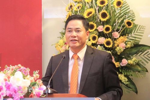 Hiệu trưởng ĐH Ngân hàng cảm ơn sinh viên đã chọn trường để học