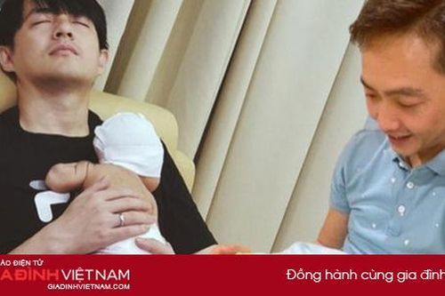 Khoảnh khắc bố bỉm sữa showbiz Việt chăm con: Ông Cao Thắng cẩn thận, Cường Đô La ngọt ngào