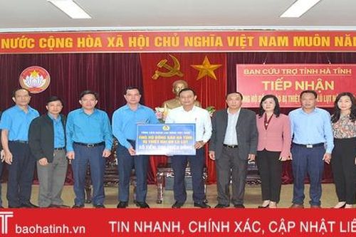 Tổng LĐLĐ Việt Nam ủng hộ đồng bào lũ lụt Hà Tĩnh 500 triệu đồng