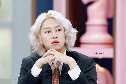 Sau khi tự cách ly, Heechul (Super Junior) âm tính với COVID-19