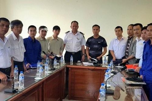 Quảng Ngãi: Chìm tàu, 7 thuyền viên được cứu sống