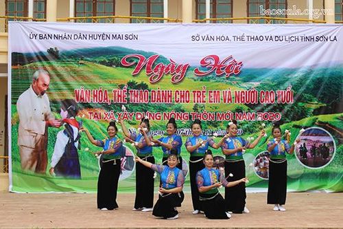 Ngày hội Văn hóa, thể thao cho trẻ em và người cao tuổi tại xã Nà Bó