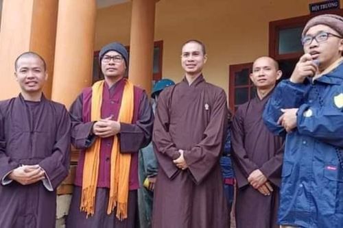 Trao hàng chục ngàn phần quà đến đồng bào miền Trung