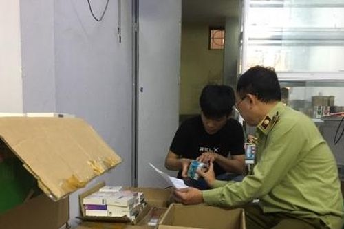 Hà Nội: Phát hiện hơn 1.500 máy hút thuốc lá điện tử không rõ nguồn gốc