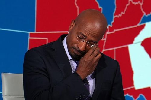 Bình luận viên CNN bật khóc trên sóng khi ông Biden đắc cử