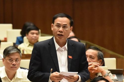 Các thành viên Chính phủ đã thẳng thắn trả lời những vấn đề nóng