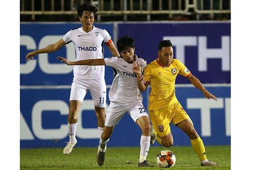 TP Hồ Chí Minh giữ vững vị trí thứ năm, Hoàng Anh Gia Lai thắng đậm