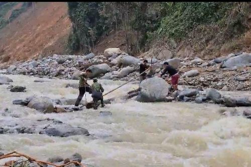 Tiếp cận xã Phước Lộc, nơi bị lũ quét, cô lập hơn 10 ngày qua