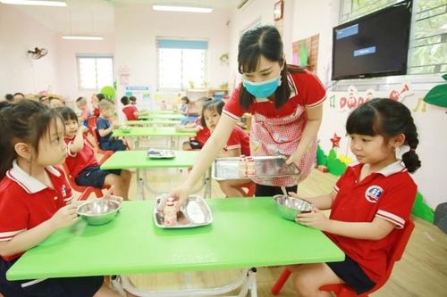 Áp dụng công nghệ giúp bữa ăn học đường khoa học hơn